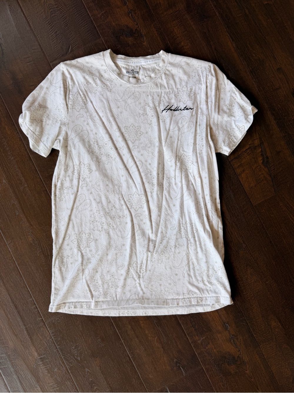 Hollister White Paisley Script Logo Short Sleeve Tee